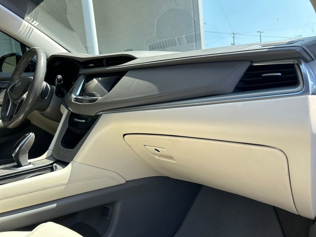 Used 2019 Cadillac XT5 Premium Luxury FWD image 16