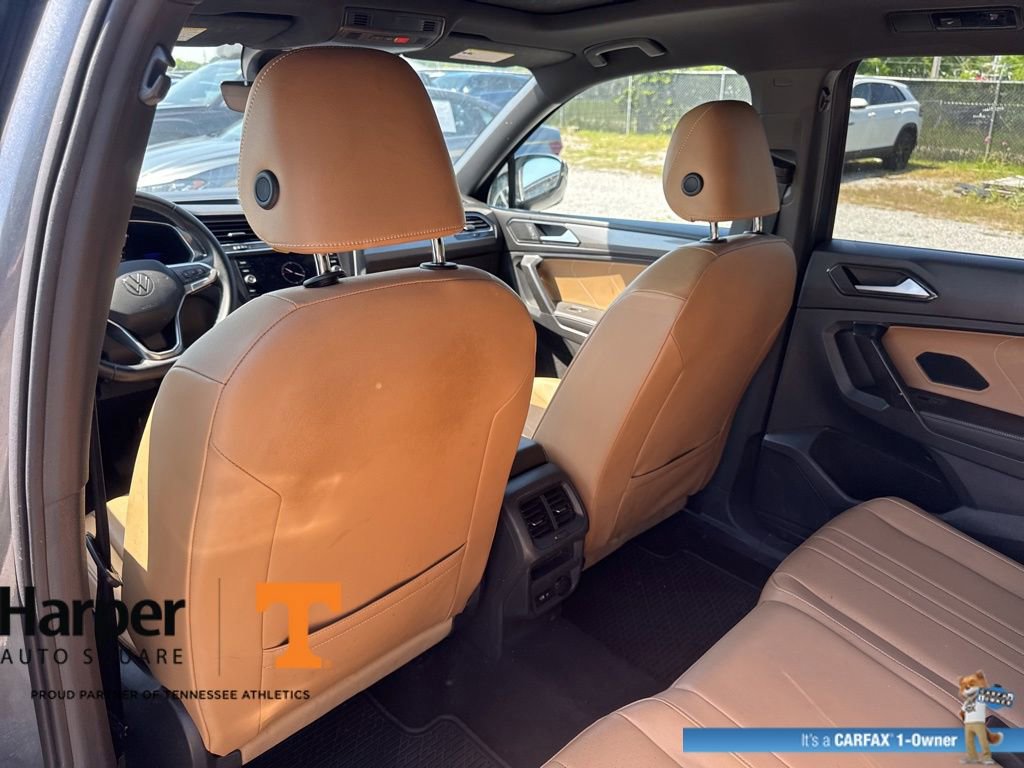 Used 2022 Volkswagen Tiguan SE w/ Panoramic Sunroof Package AWD/4WD image 10