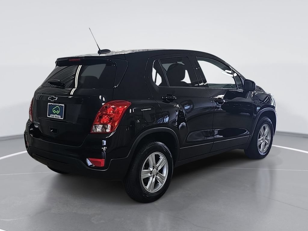 Used 2020 Chevrolet Trax LS w/ Tint and Cruise Package AWD/4WD image 3