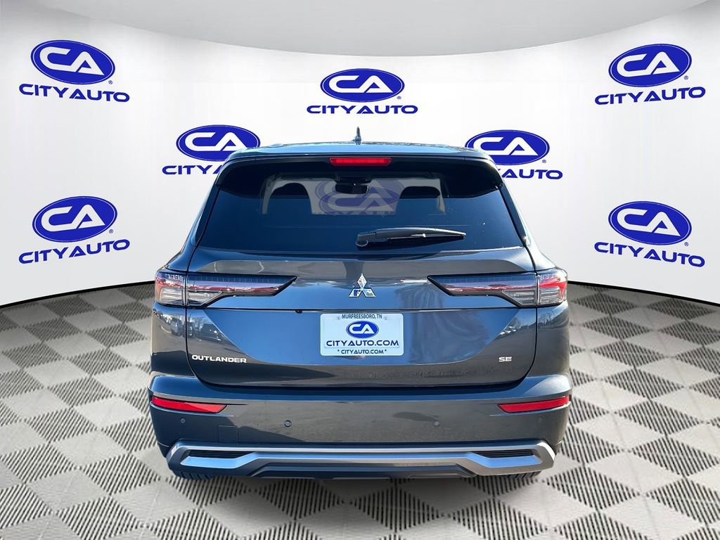 New 2025 Mitsubishi Outlander SE image 4