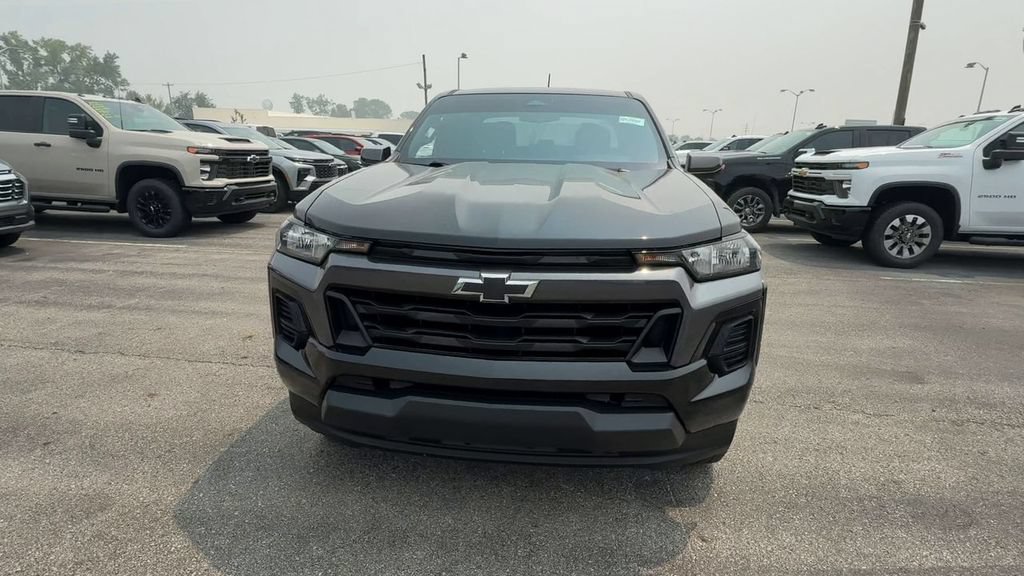 Used 2023 Chevrolet Colorado LT AWD/4WD image 3