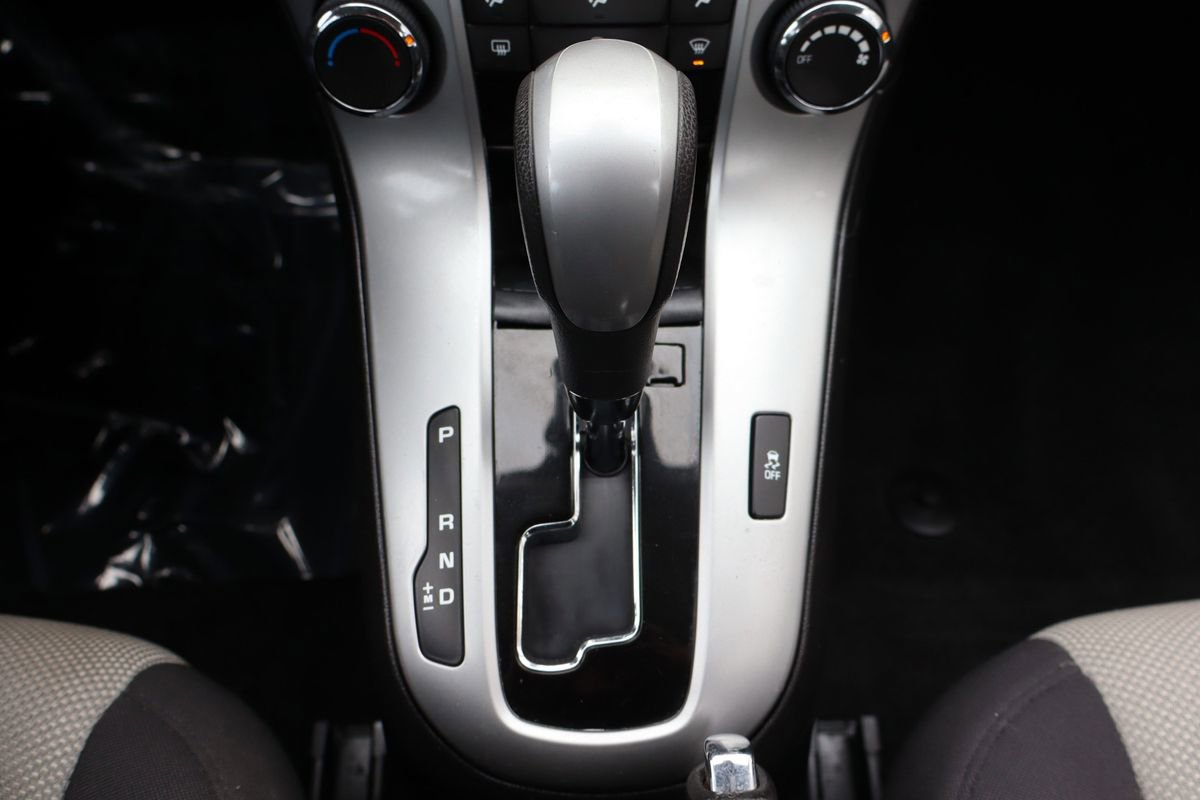 Used 2014 Chevrolet Cruze LS image 35