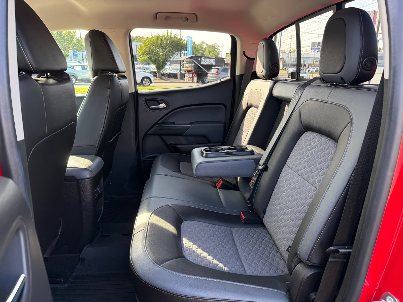 Used 2018 Chevrolet Colorado Z71 AWD/4WD image 10
