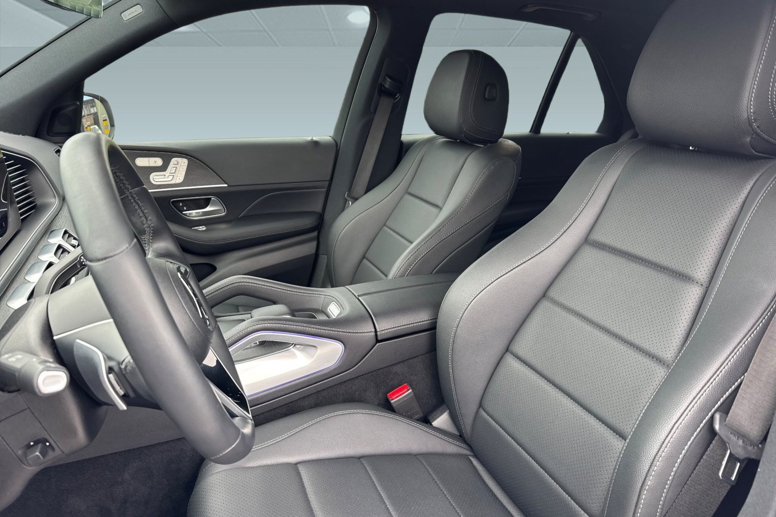 Certified 2025 Mercedes-Benz GLE 450e 4MATIC image 5