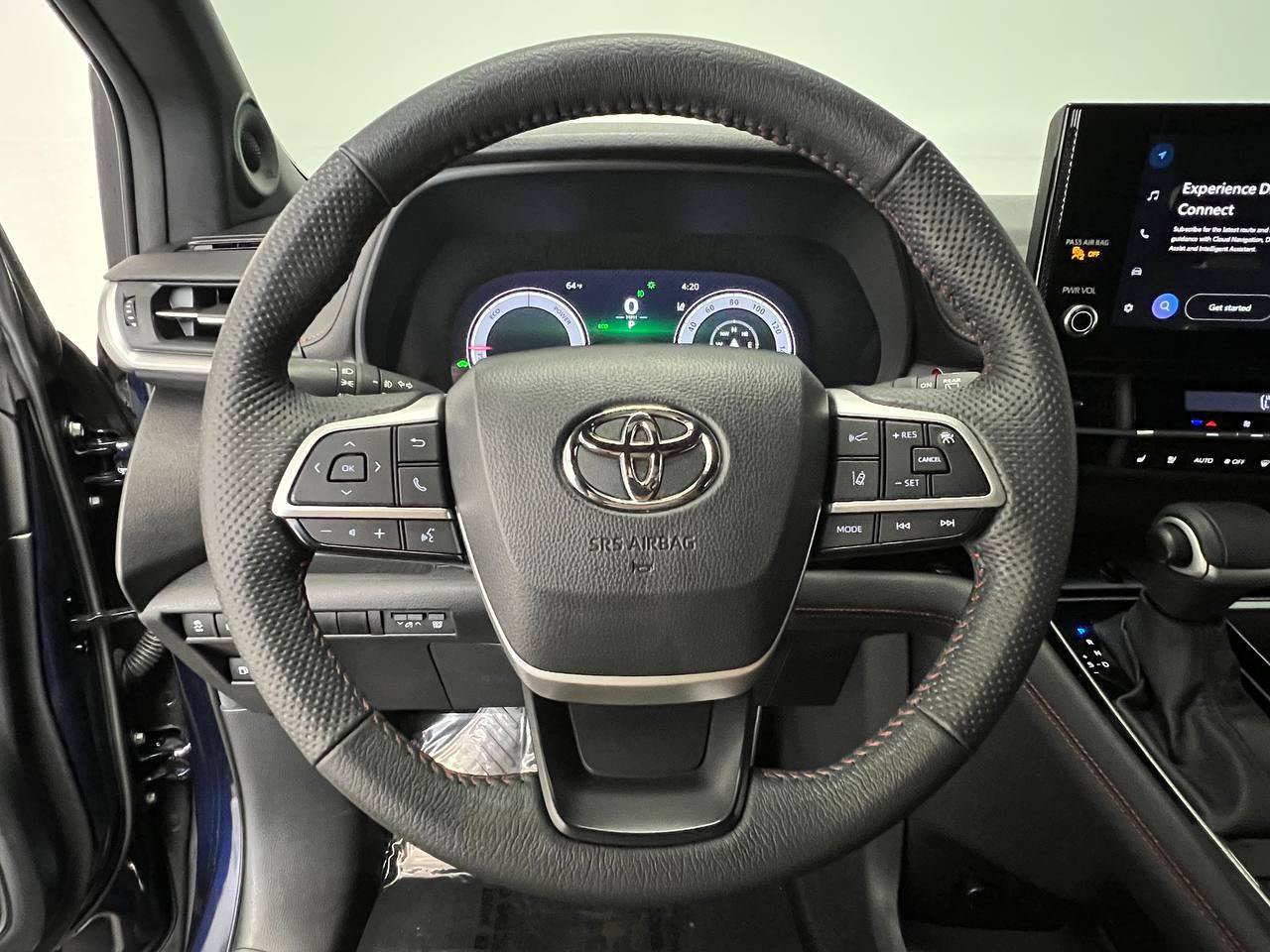 Used 2025 Toyota Sienna XSE w/ XSE Premium Package FWD image 15