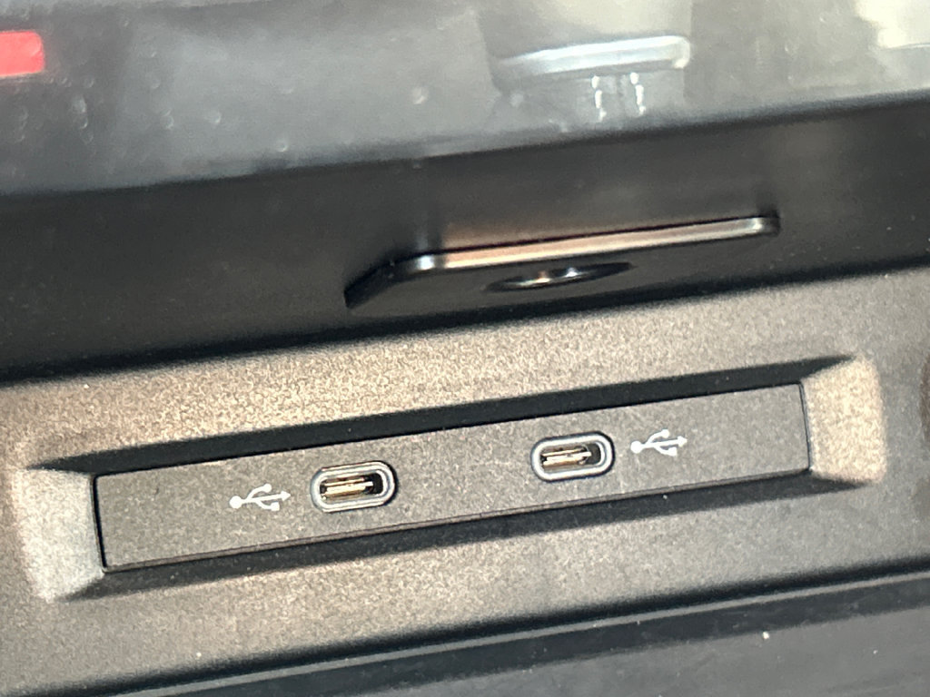 Used 2024 Volkswagen Tiguan SE R-Line AWD/4WD image 19
