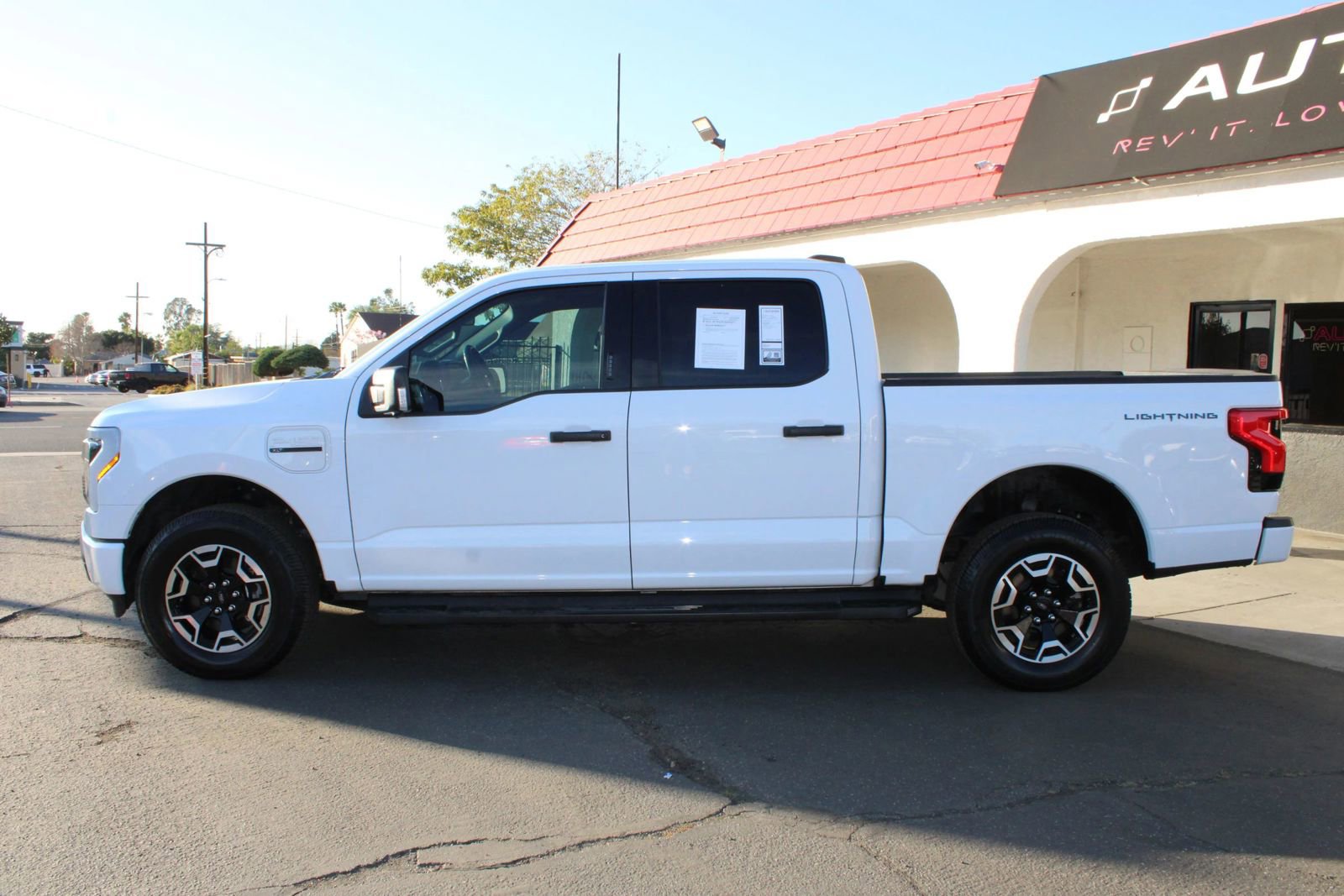 Used 2023 Ford F150 Lightning XLT image 8