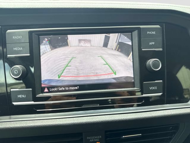 Used 2022 Volkswagen Jetta SE w/ Panoramic Sunroof Package FWD image 23