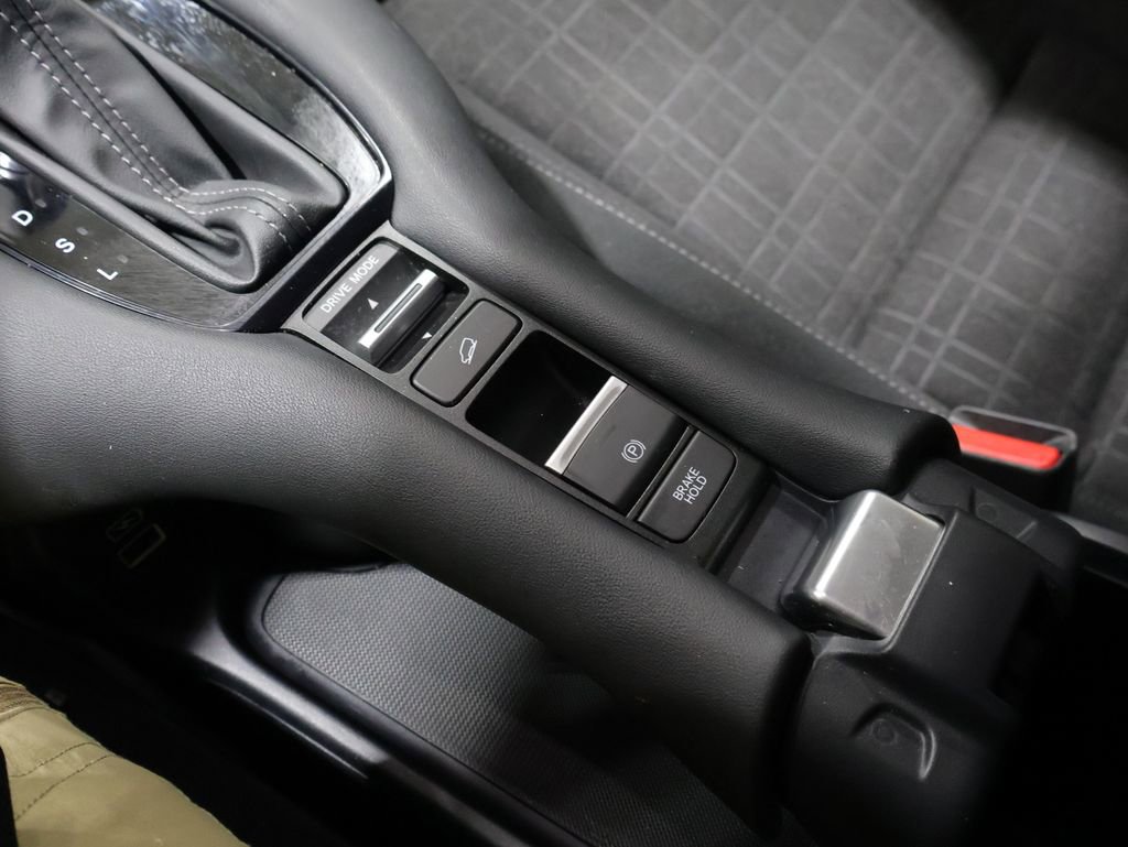 Used 2023 Honda HR-V LX image 31