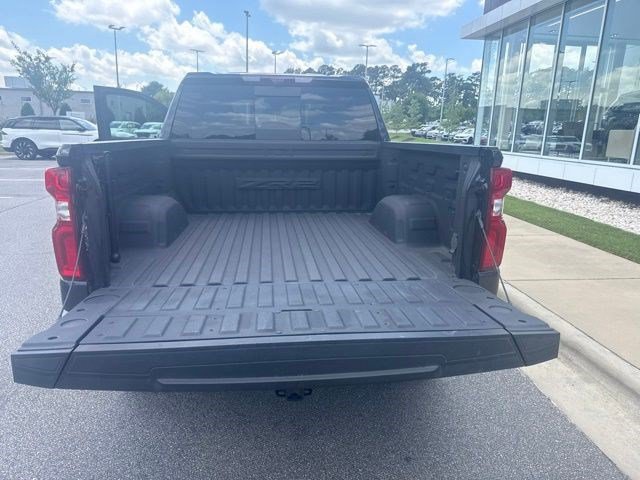 Used 2023 Chevrolet Silverado 1500 ZR2 w/ Technology Package AWD/4WD image 13
