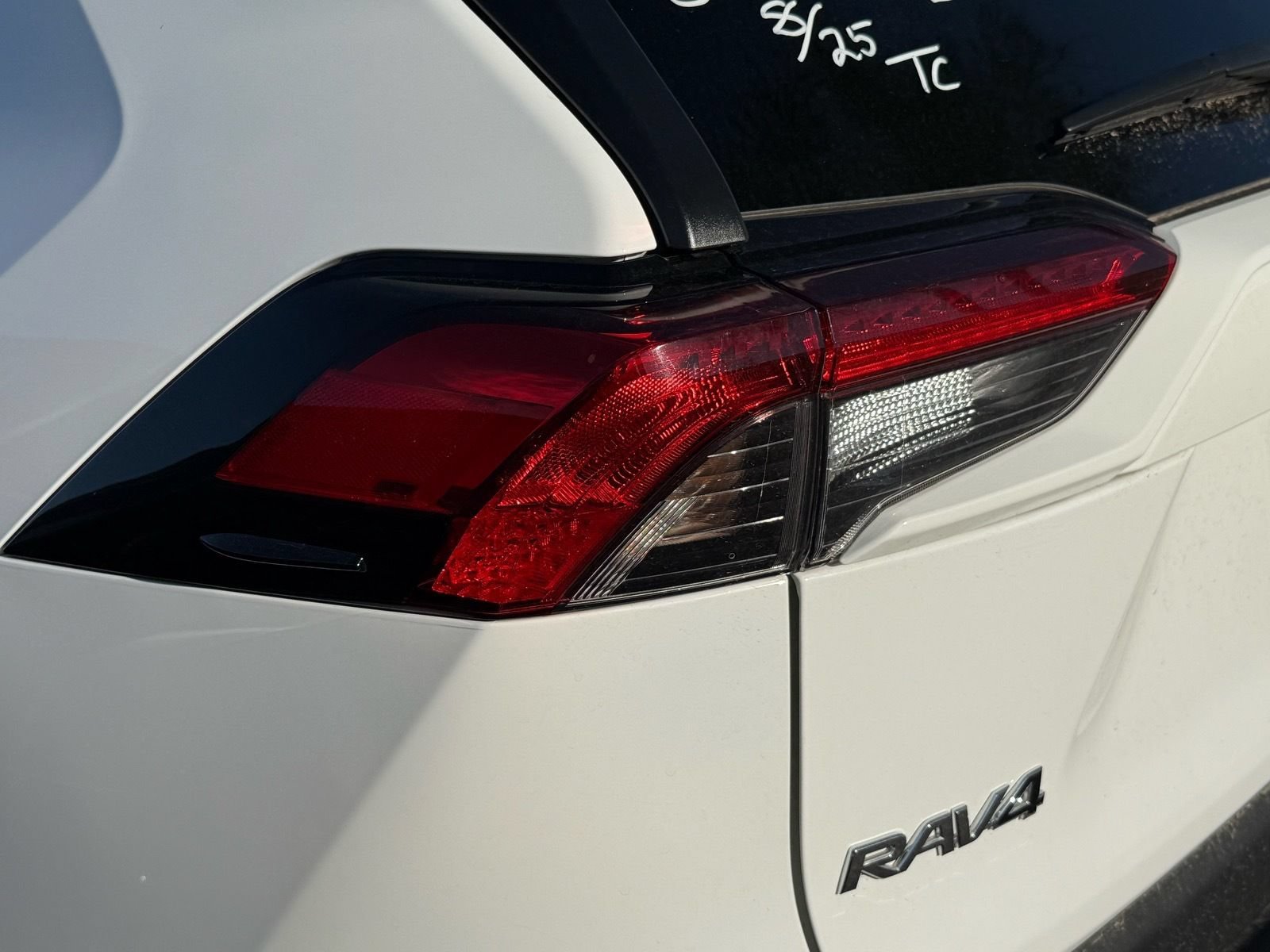 Used 2025 Toyota RAV4 XLE AWD/4WD image 9