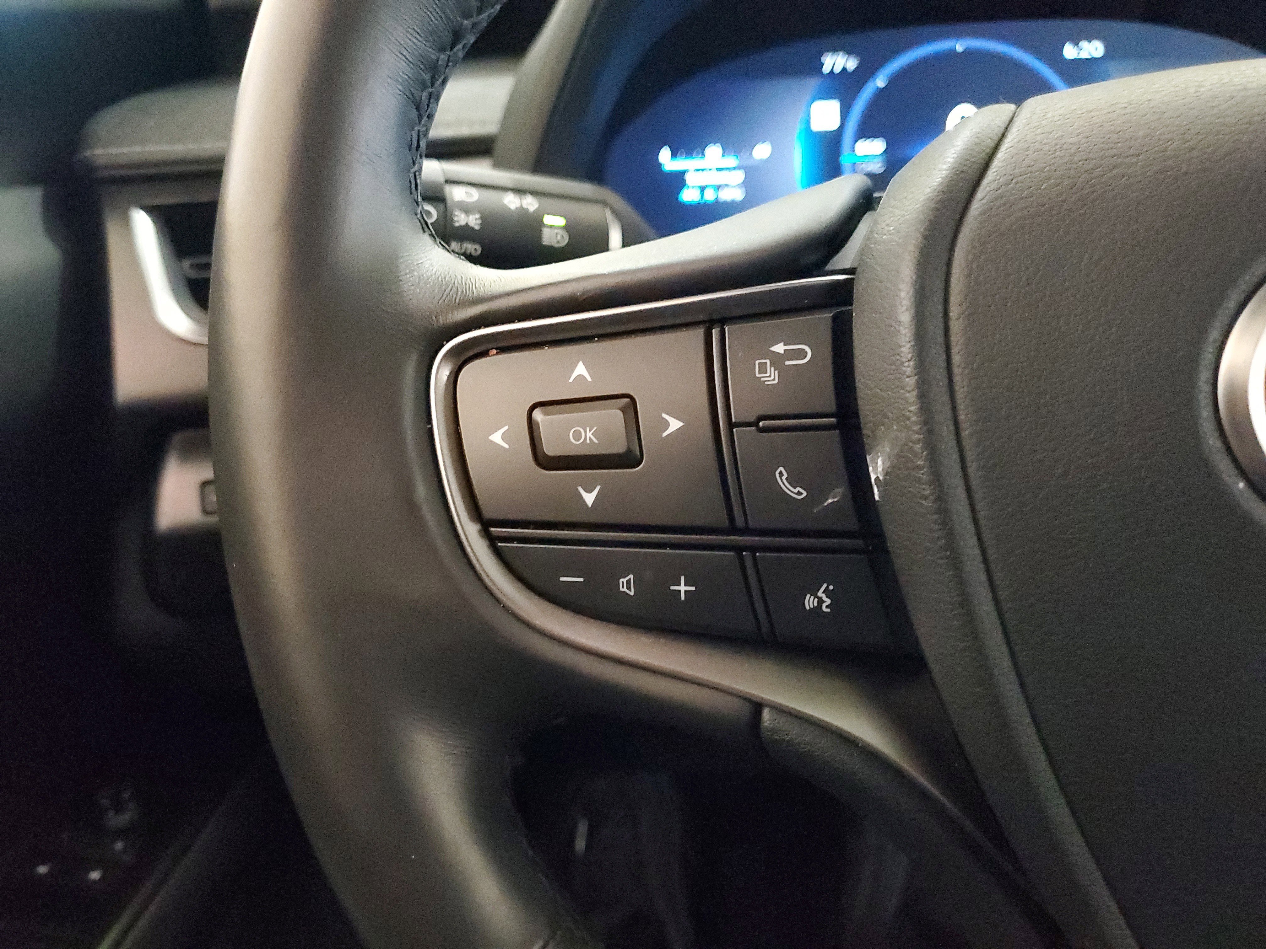 Used 2025 Lexus UX 300h FWD w/ Accessory Package (Z1) image 26