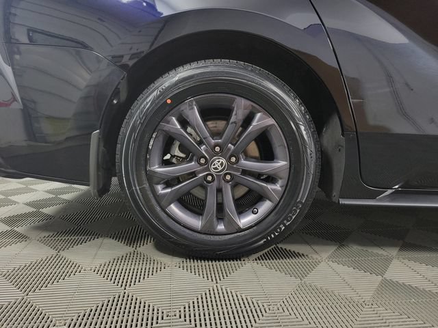 Used 2025 Toyota Sienna XSE w/ XSE Plus Package AWD/4WD image 12