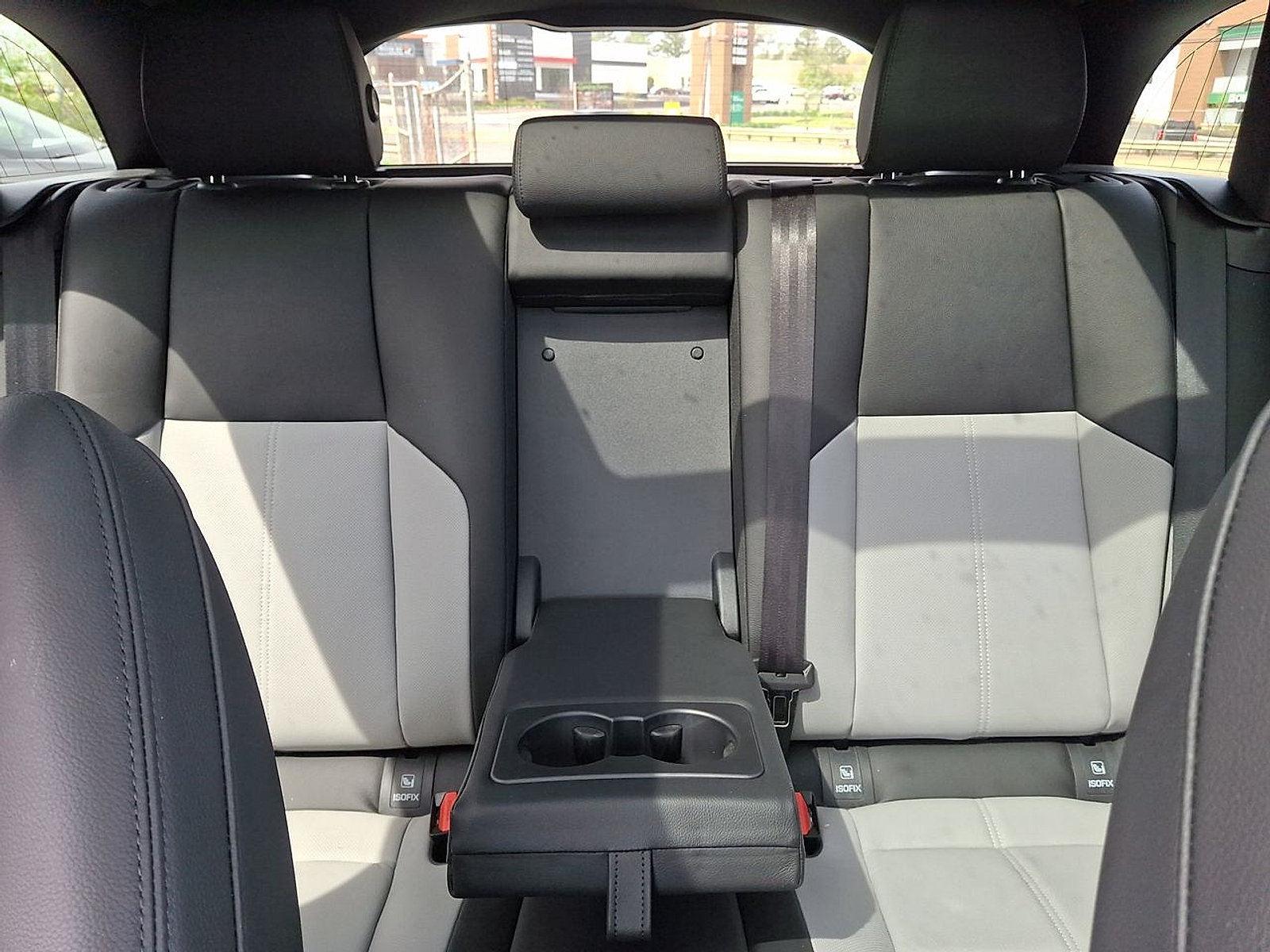 Certified 2026 Land Rover Range Rover Velar Dynamic SE AWD/4WD image 13