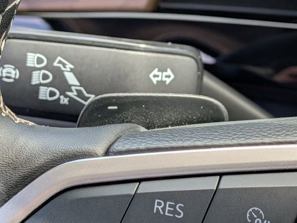 Used 2025 Volkswagen Atlas SE image 31