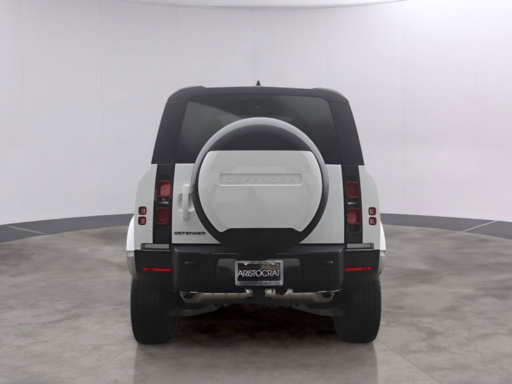 New 2025 Land Rover Defender 90 X-Dynamic SE image 6