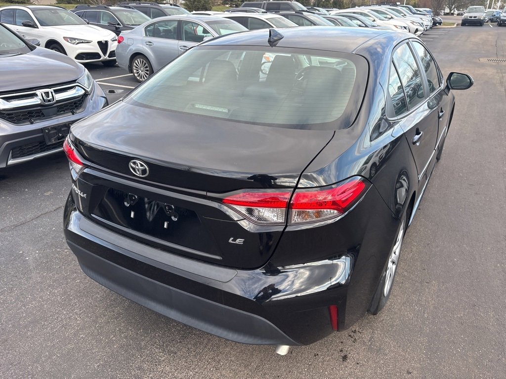 Used 2023 Toyota Corolla LE image 3