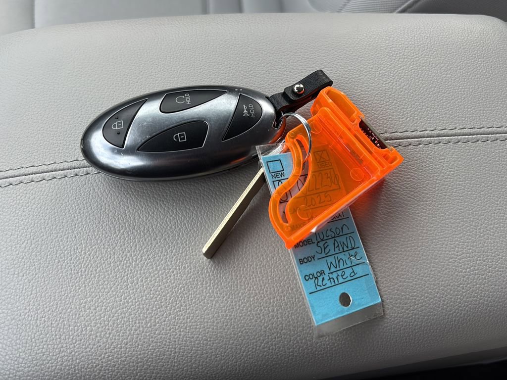 Certified 2025 Hyundai Tucson SE image 43