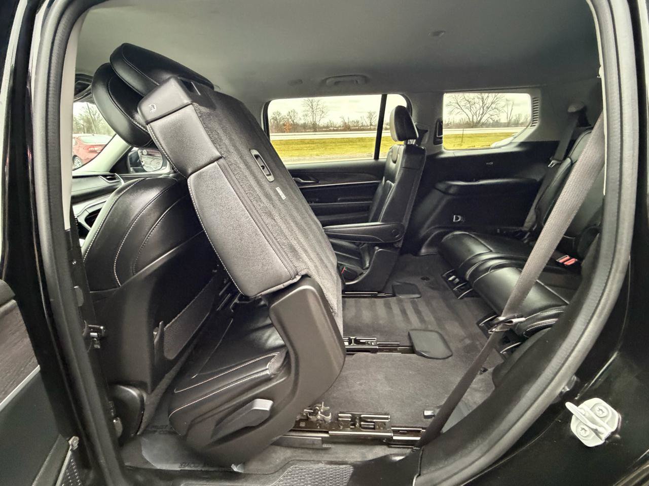 Used 2022 Jeep Grand Cherokee L Limited AWD/4WD image 24