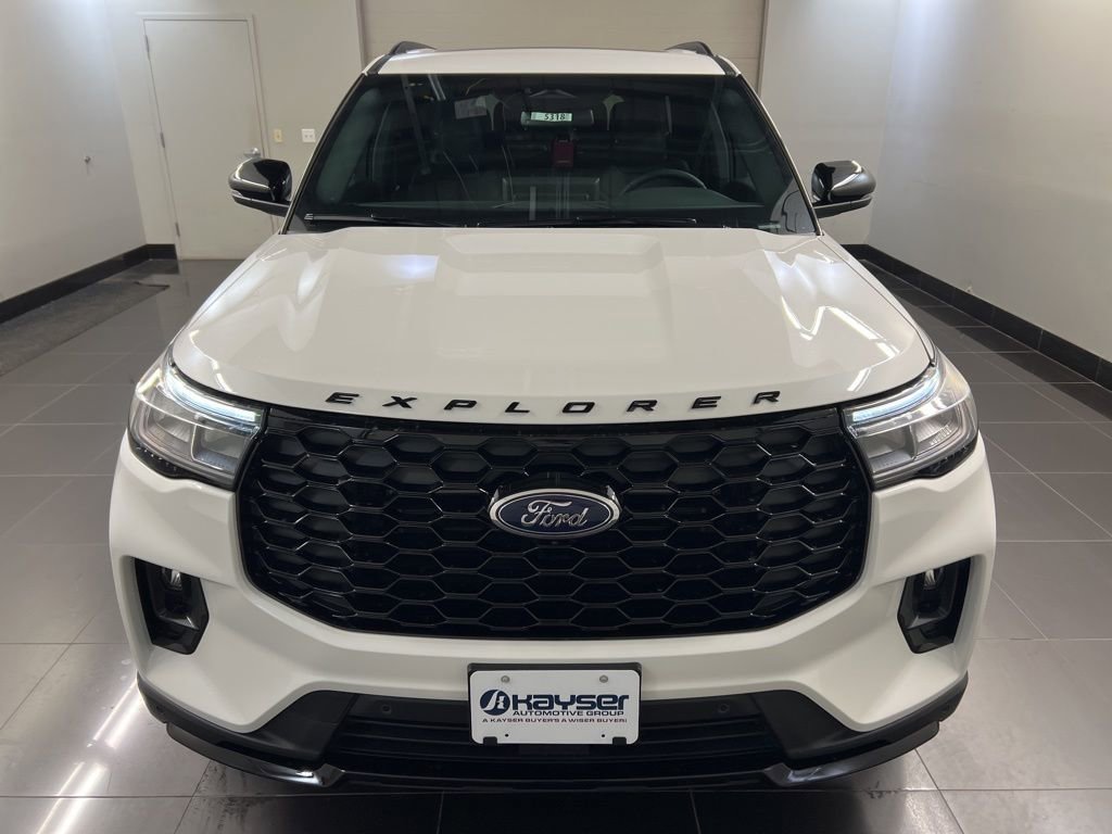 New 2026 Ford Explorer ST-Line w/ ST-Line Street Pack AWD/4WD image 2