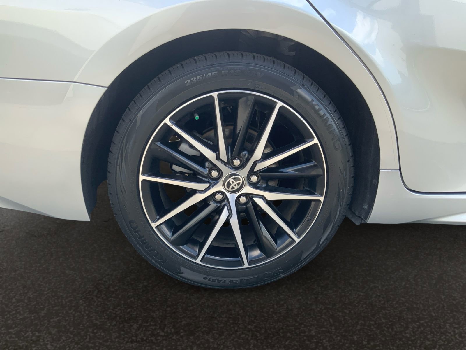Used 2024 Toyota Camry SE w/ Cold Weather Package FWD image 30