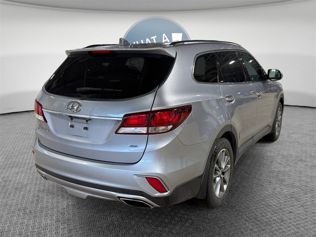 Used 2017 Hyundai Santa Fe SE image 3