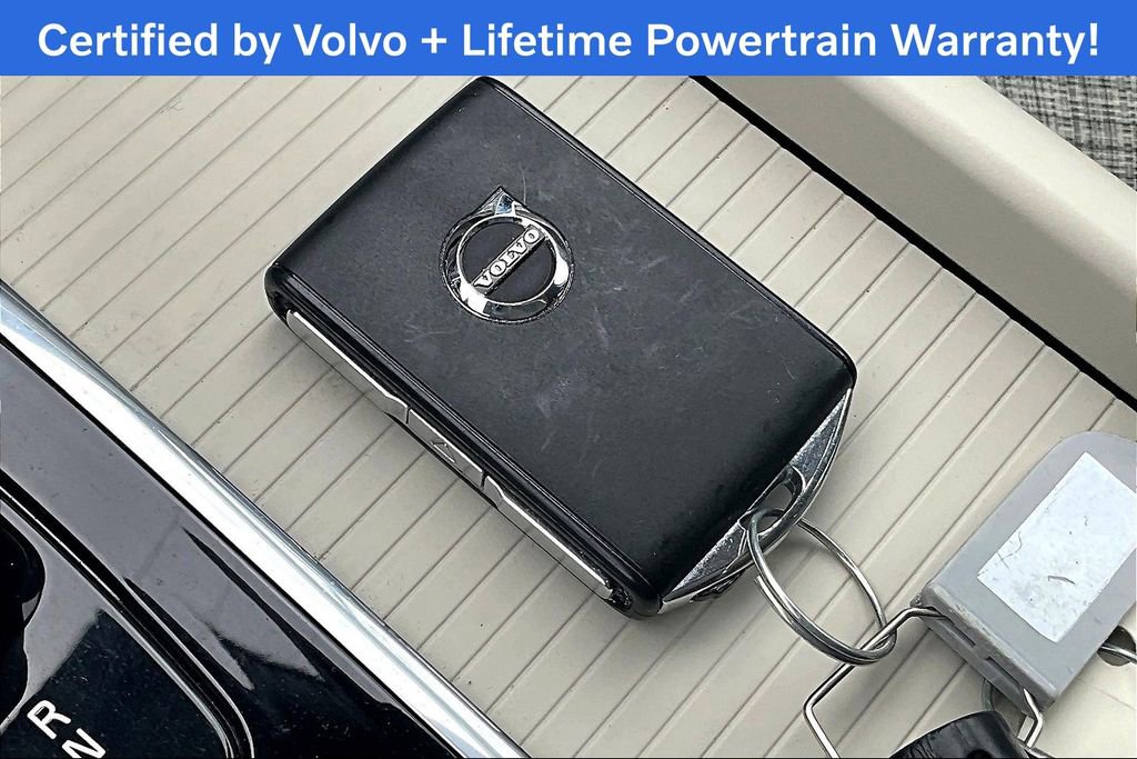 Used 2022 Volvo XC60 B5 Momentum image 13