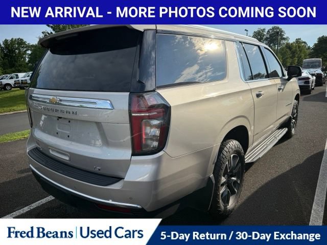 Used 2022 Chevrolet Suburban LT w/ Luxury Package AWD/4WD image 15