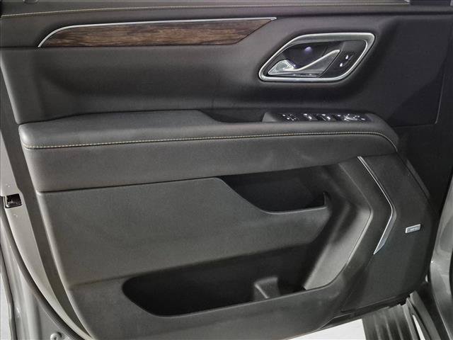 Used 2023 Chevrolet Suburban Premier RWD image 11