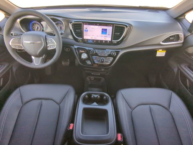 New 2026 Chrysler Voyager LX image 18