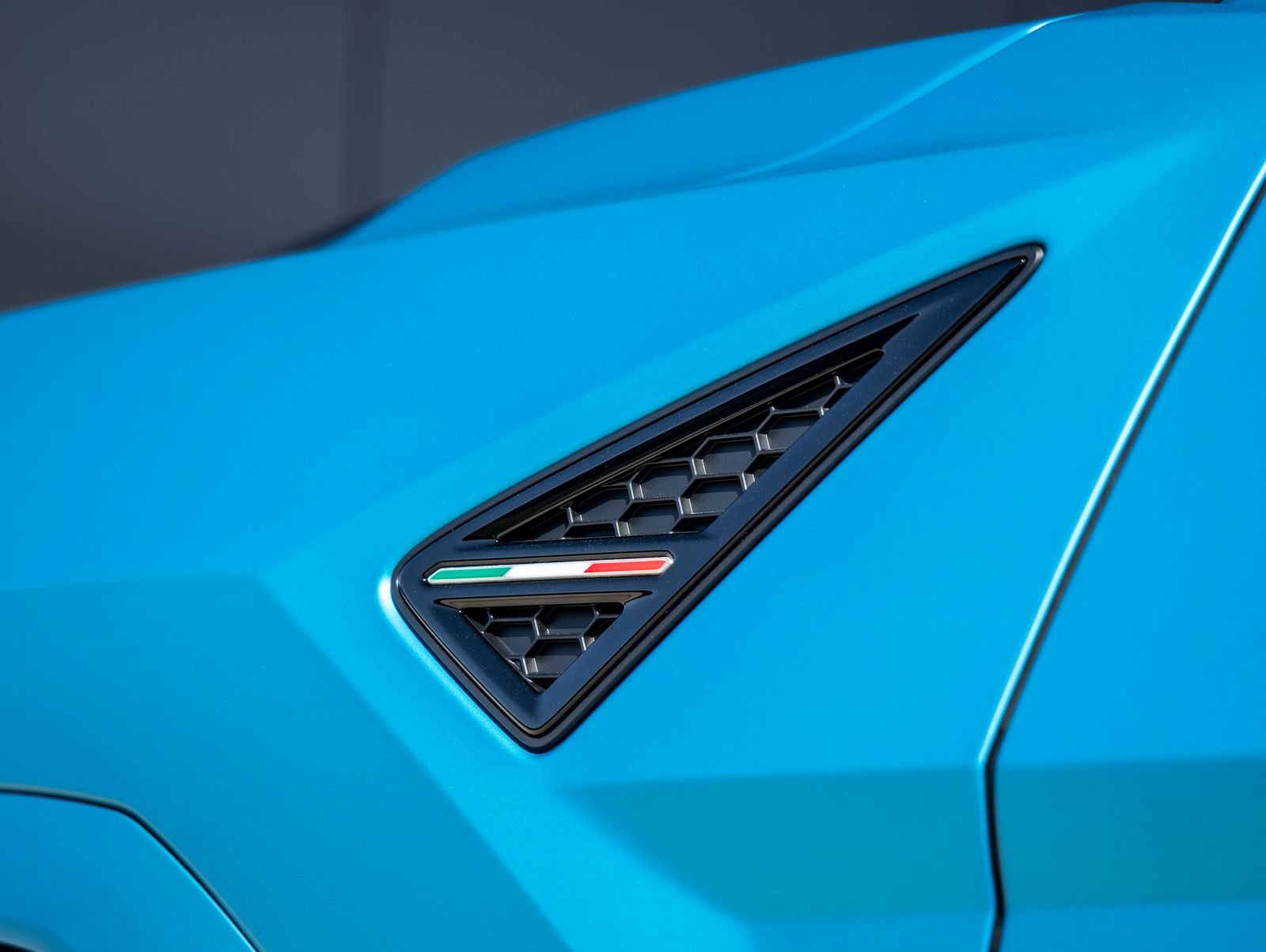 Used 2024 Lamborghini Urus S AWD/4WD image 14