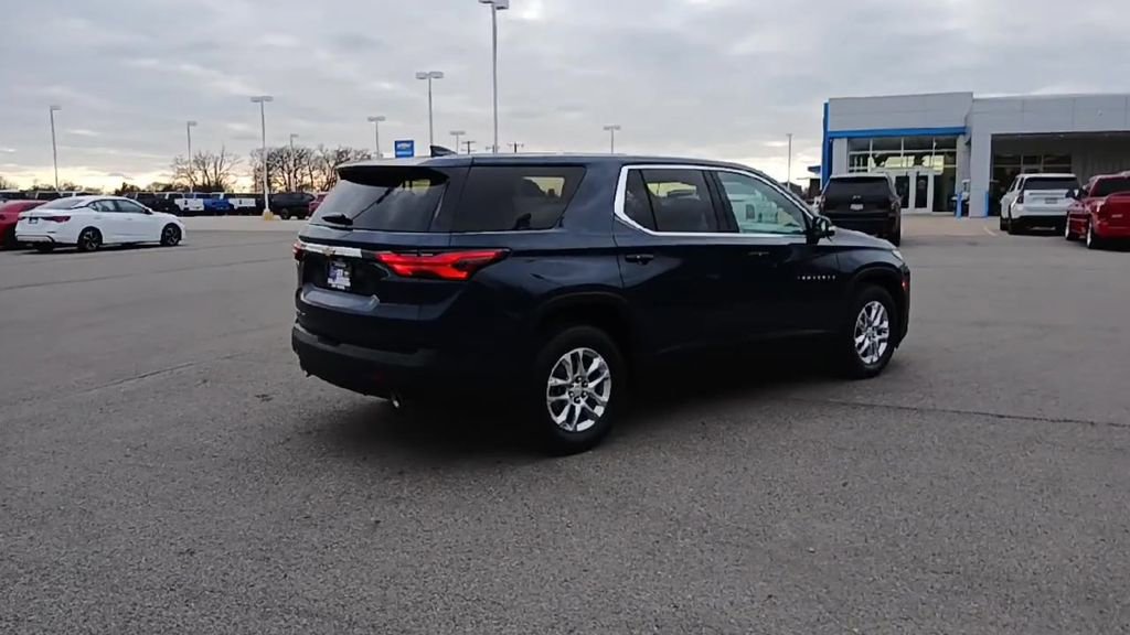 Used 2023 Chevrolet Traverse LS w/ Safety Package image 8