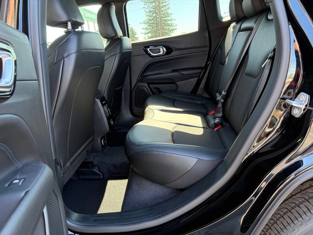 New 2026 Jeep Compass Latitude AWD/4WD image 12