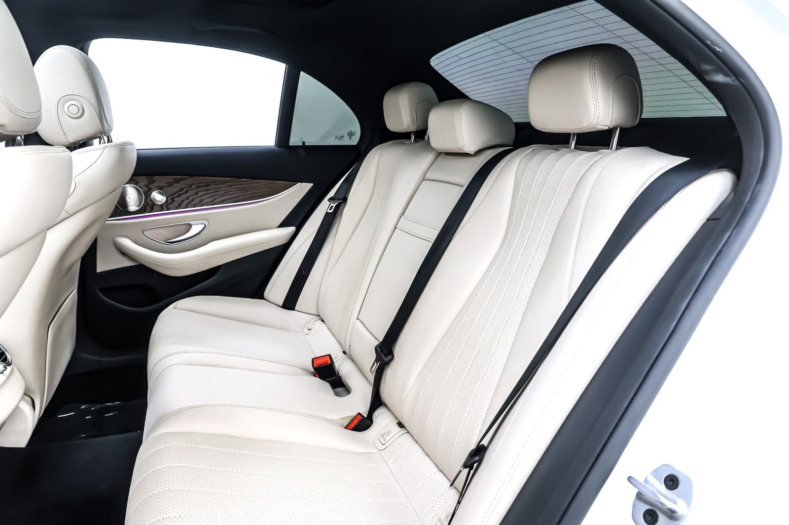 Used 2022 Mercedes-Benz E 350 Sedan w/ AMG Line Exterior image 9