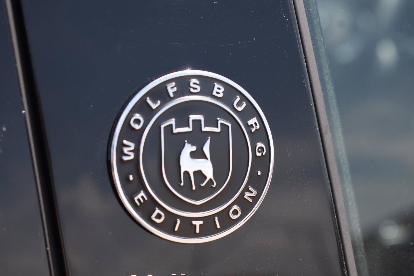 Used 2024 Volkswagen Tiguan Wolfsburg Edition AWD/4WD image 16