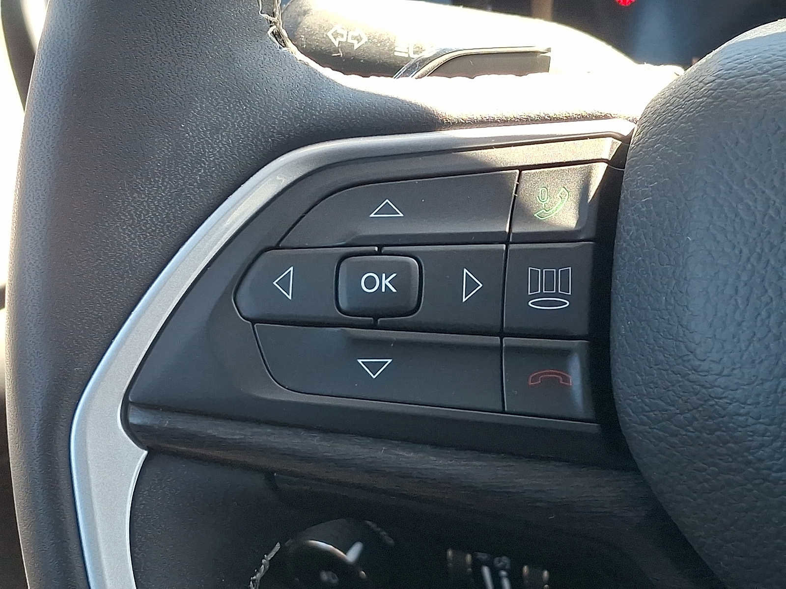 Used 2022 Jeep Grand Cherokee Limited 4xe image 22