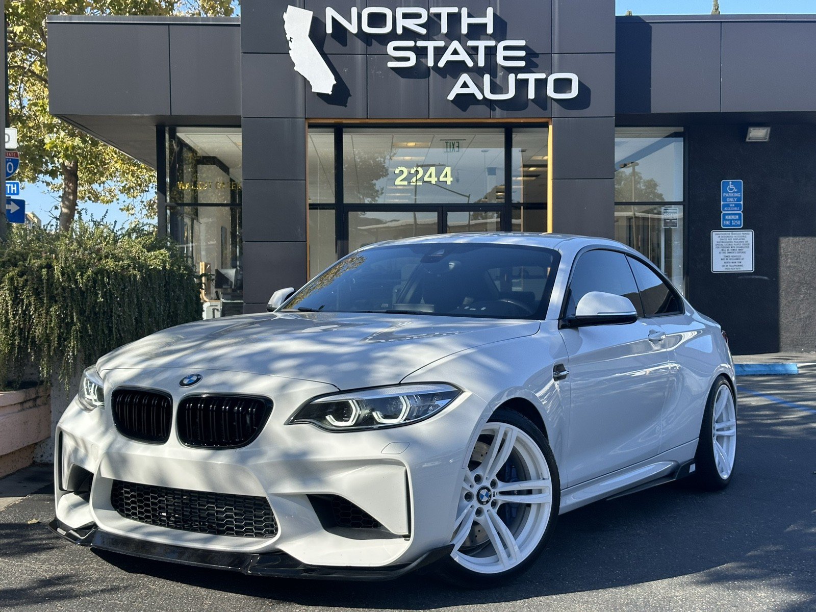 Used 2018 BMW M2 RWD image 2