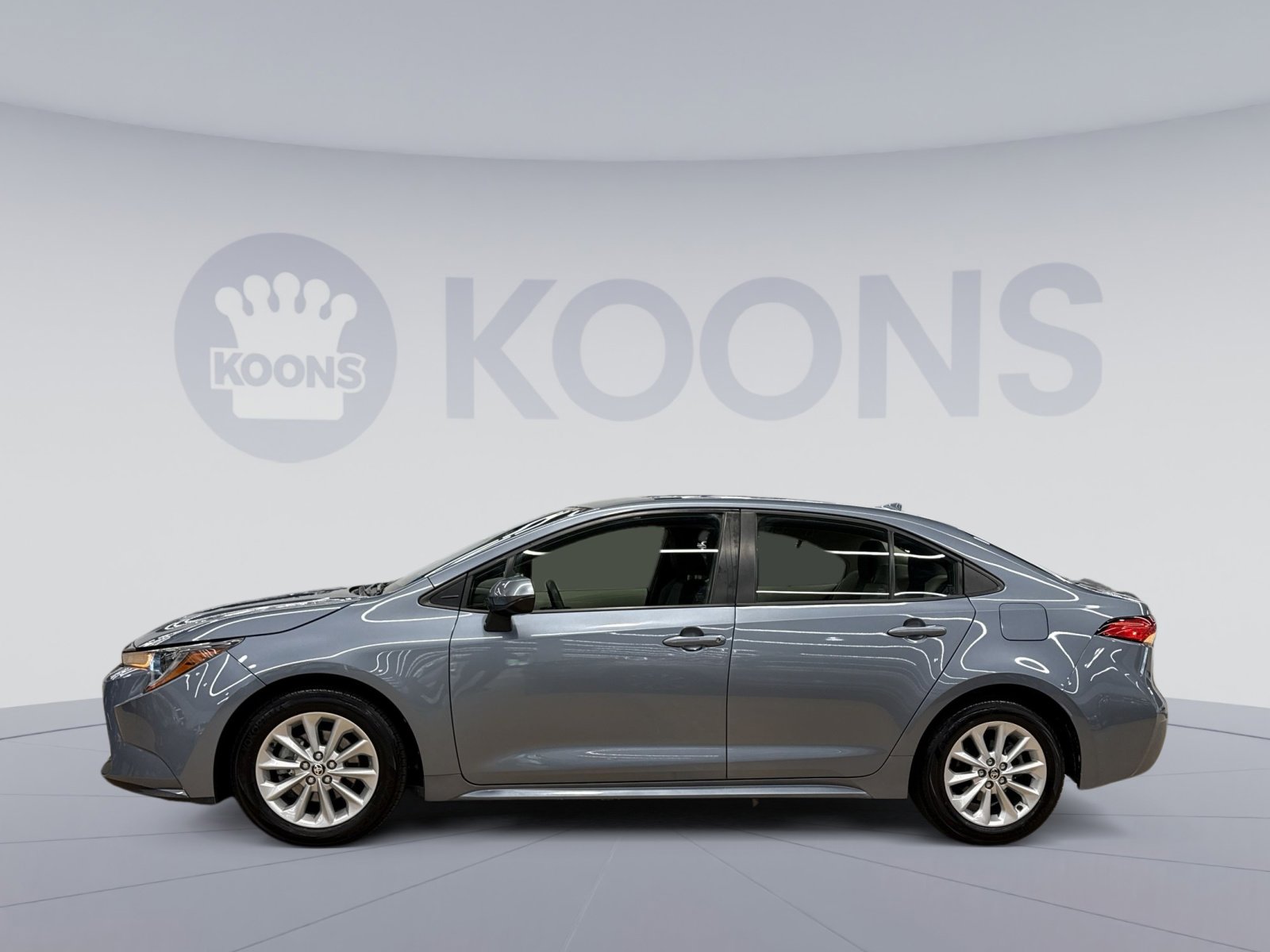Used 2021 Toyota Corolla LE w/ LE Convenience Package FWD image 7