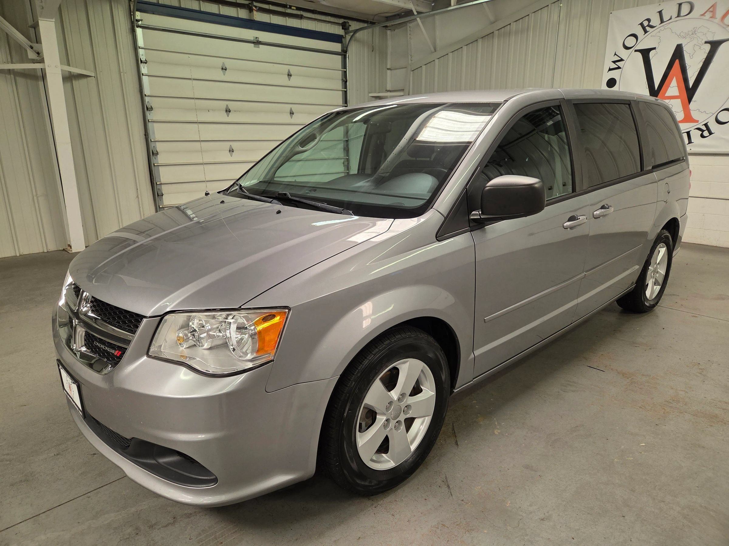 Used 2013 Dodge Grand Caravan SE FWD image 2