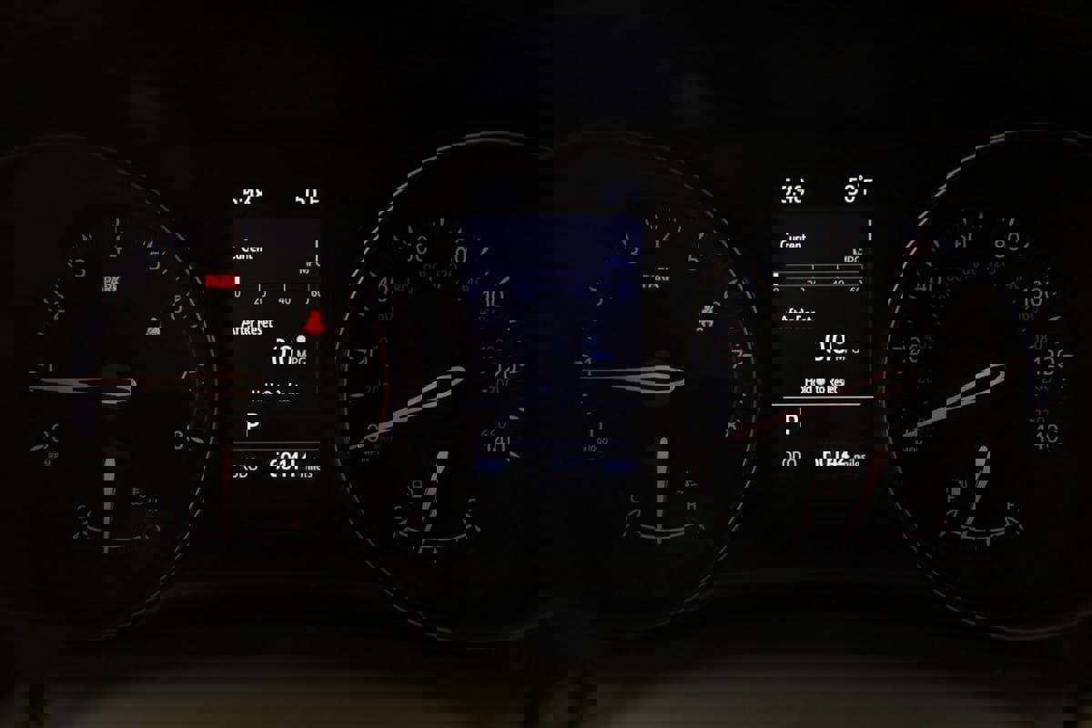 Used 2021 Toyota C-HR LE image 16