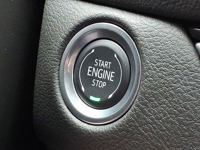 Certified 2025 Cadillac XT4 Sport image 25