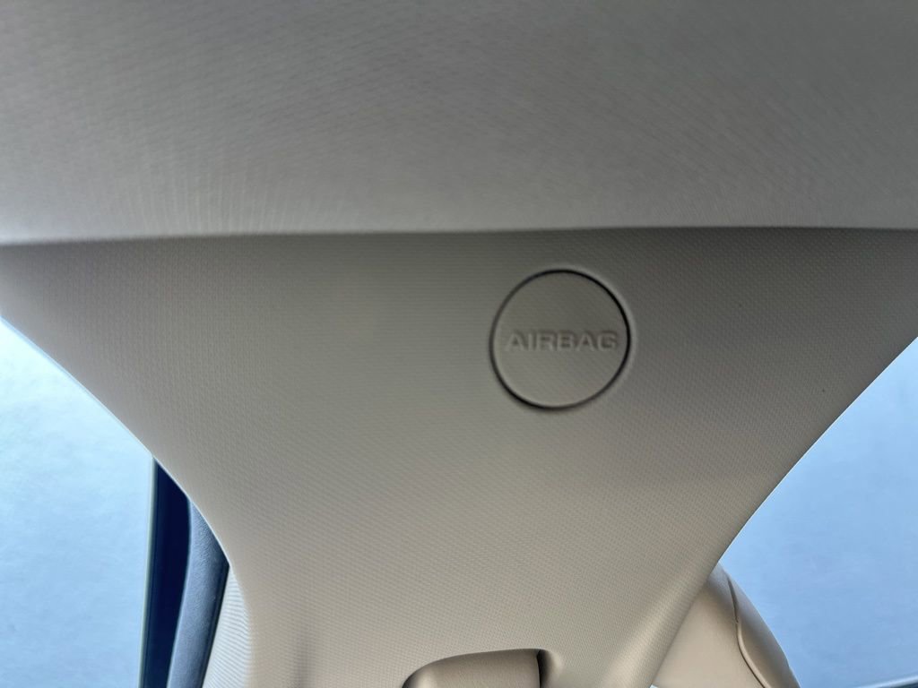 Used 2012 Ford Edge Limited w/ Driver Entry Pkg FWD image 32