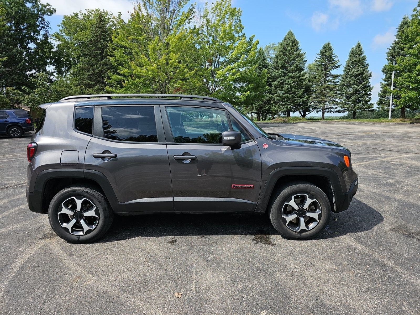 Used 2019 Jeep Renegade Trailhawk AWD/4WD image 7