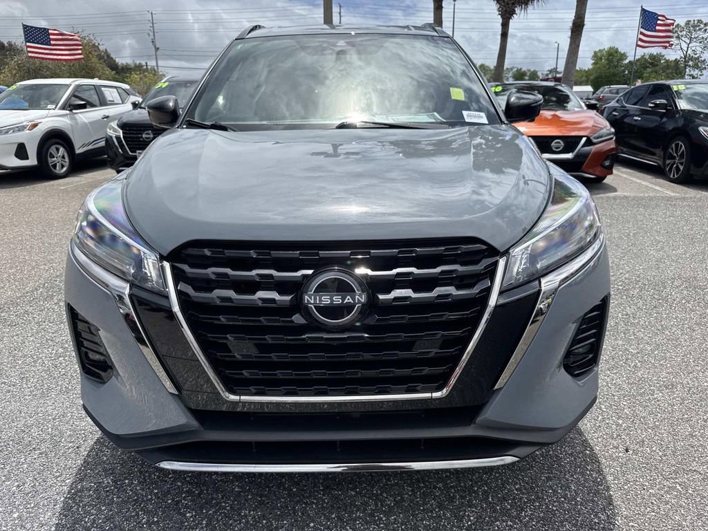 Used 2023 Nissan Kicks SR w/ SR Premium Package FWD image 9