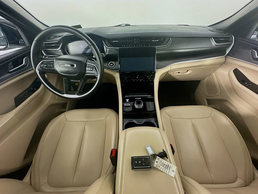 Used 2023 Jeep Grand Cherokee Limited AWD/4WD image 10