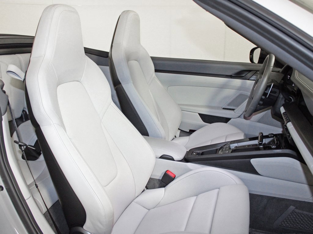 Used 2024 Porsche 911 Carrera GTS image 39