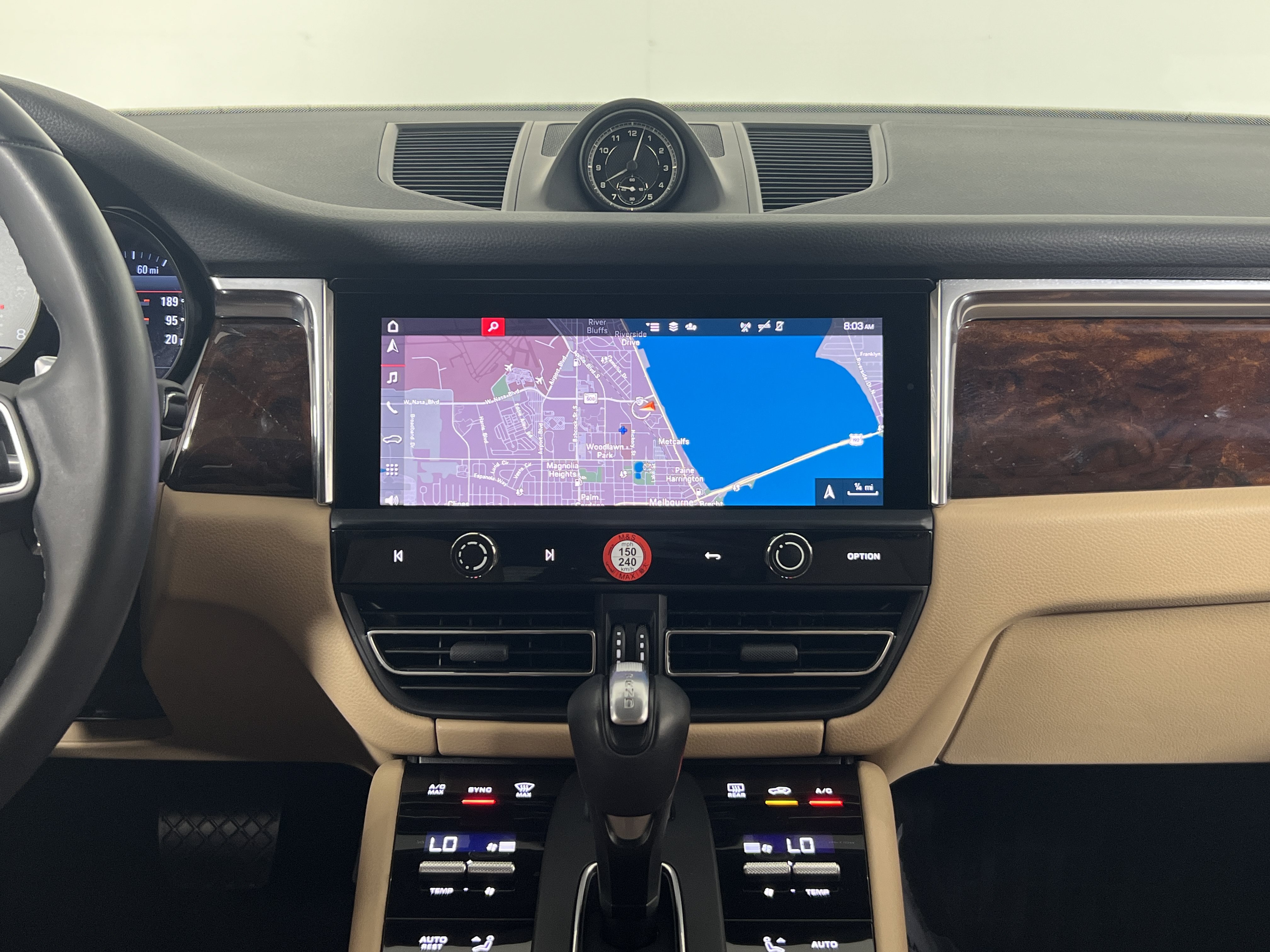 Certified 2024 Porsche Macan S AWD/4WD image 19