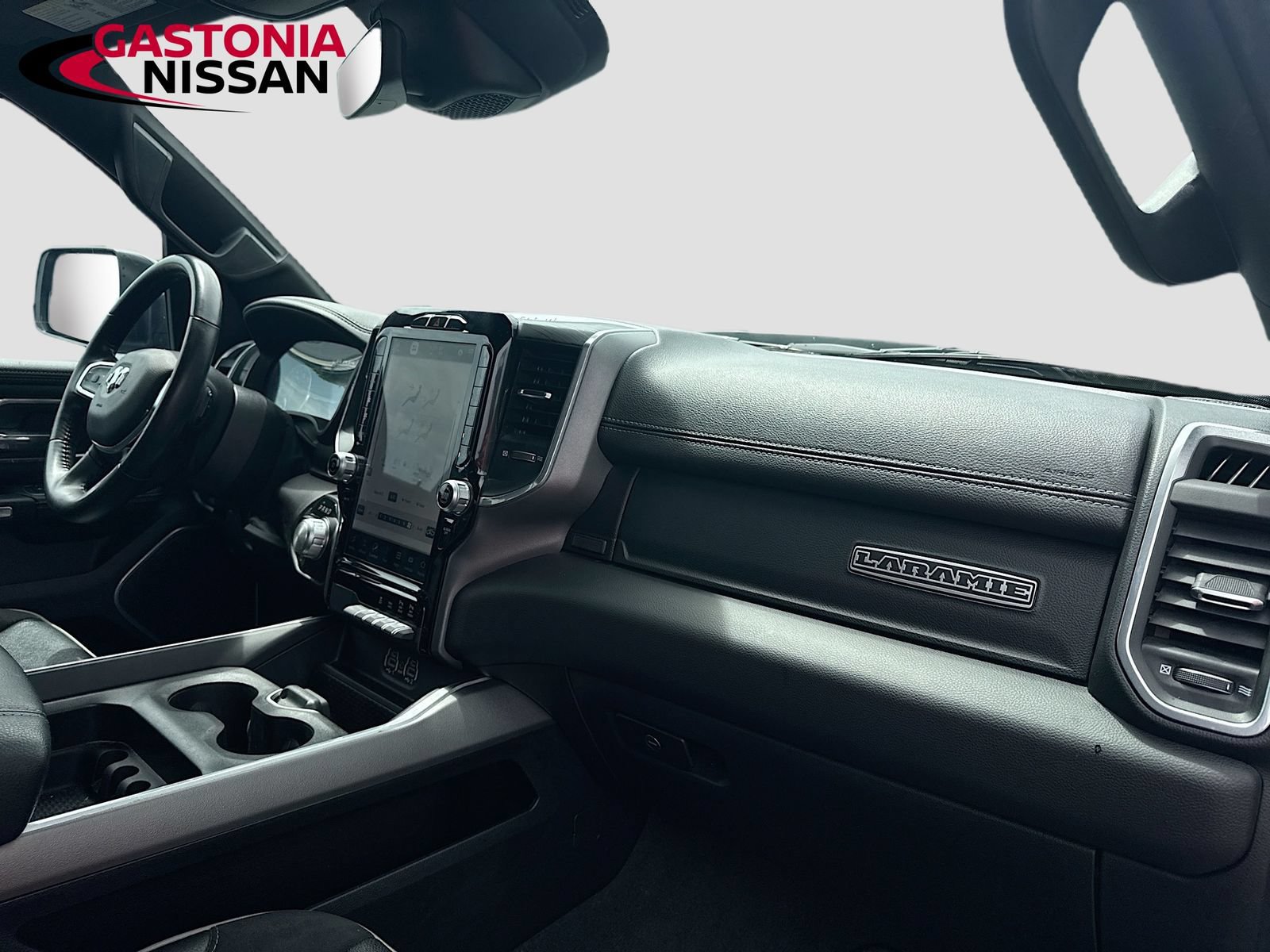 Used 2023 RAM 1500 Laramie AWD/4WD image 39