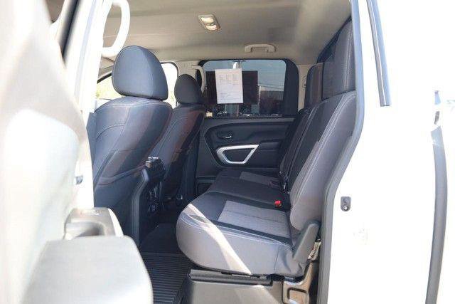Used 2024 Nissan Titan SV w/ SV Convenience Package AWD/4WD image 19