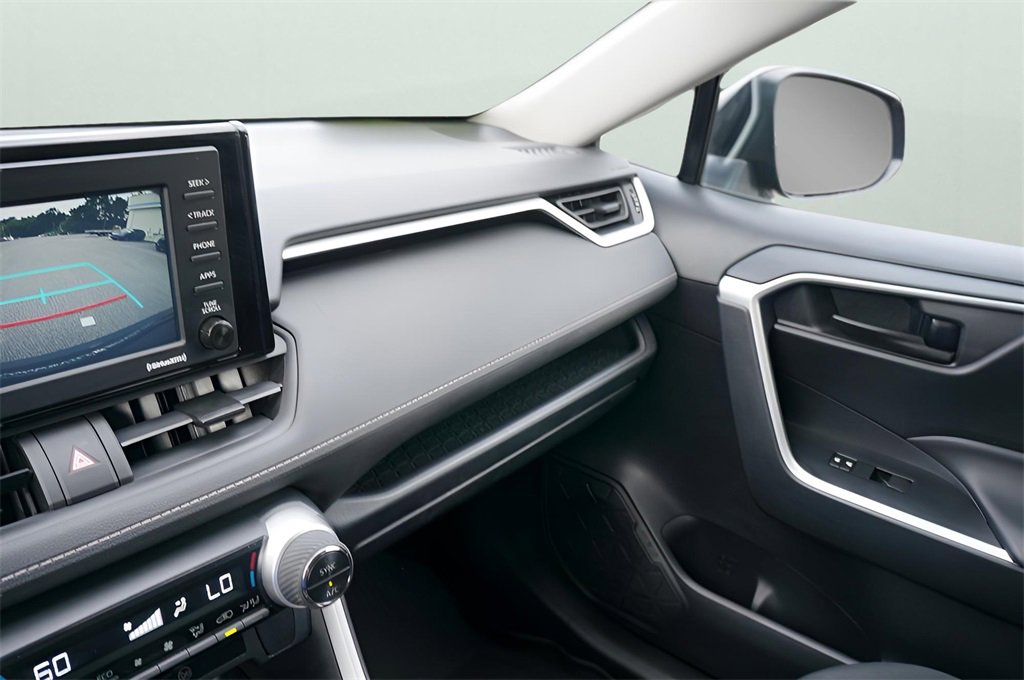 Used 2021 Toyota RAV4 LE image 26